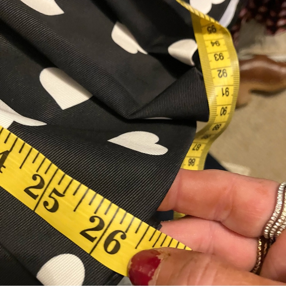 -kate spade ♠️- Scattered Mini Hearts Black and White Midi Skirt, Size 12, NWT - Picture 15 of 15
